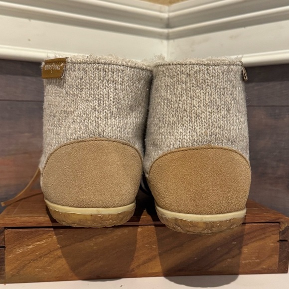 Minnetonka Women's Torrey Laceup Boot, Cinnamon 40141 US Size 5 - Picture 6 of 8